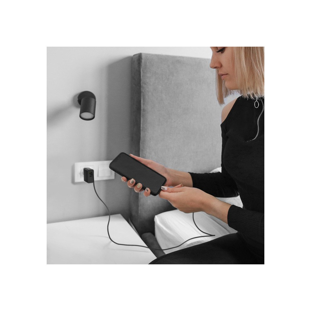 QOLTEC ŁADOWARKA SUPER QUICK PD | 1XUSB-C | 65W | 5-20V | 3-3.25A | CZARNA